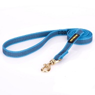 Guinzaglio di colore blu in nylon gommato per cane