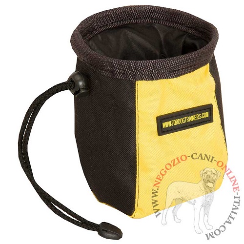 Comoda borsetta in nylon per crocchette per cane