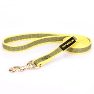Guinzaglio di colore giallo in nylon gommato per cane