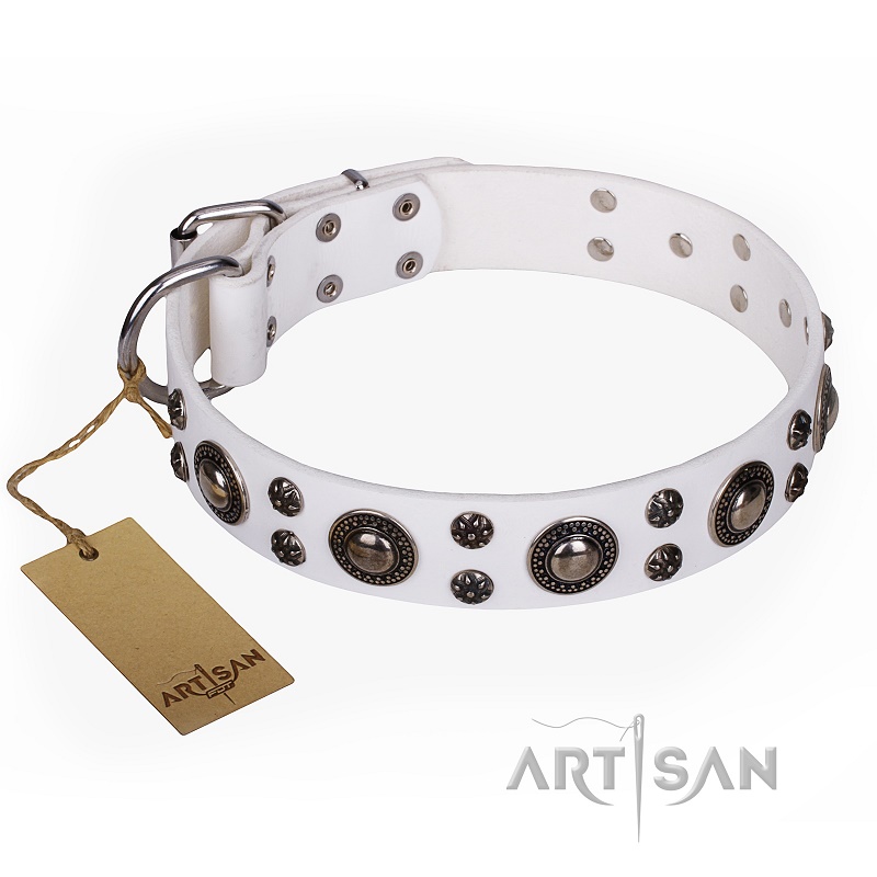 FDT Artisan - Collare in cuoio bianco "White Jewel" per cane - Clicca l'immagine per chiudere